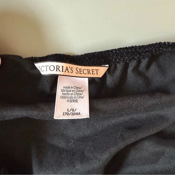 Victoria’s Secret Black Velvet Ruffled crisscross Sleeveless Romper Size L - Picture 7 of 9